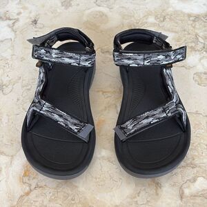 Teva Hurricane XLT2 Women’s Sandals - As New